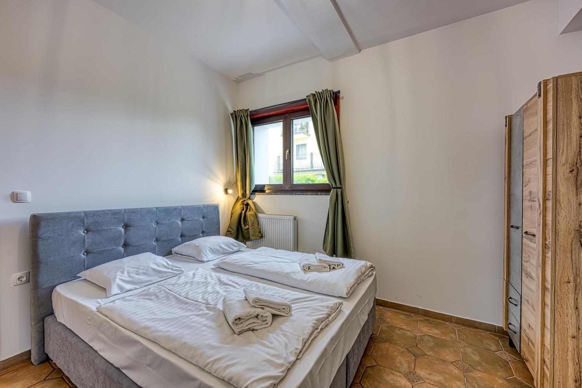 Vila Lisjak - Apartments ポドチェトルテク 部屋 写真