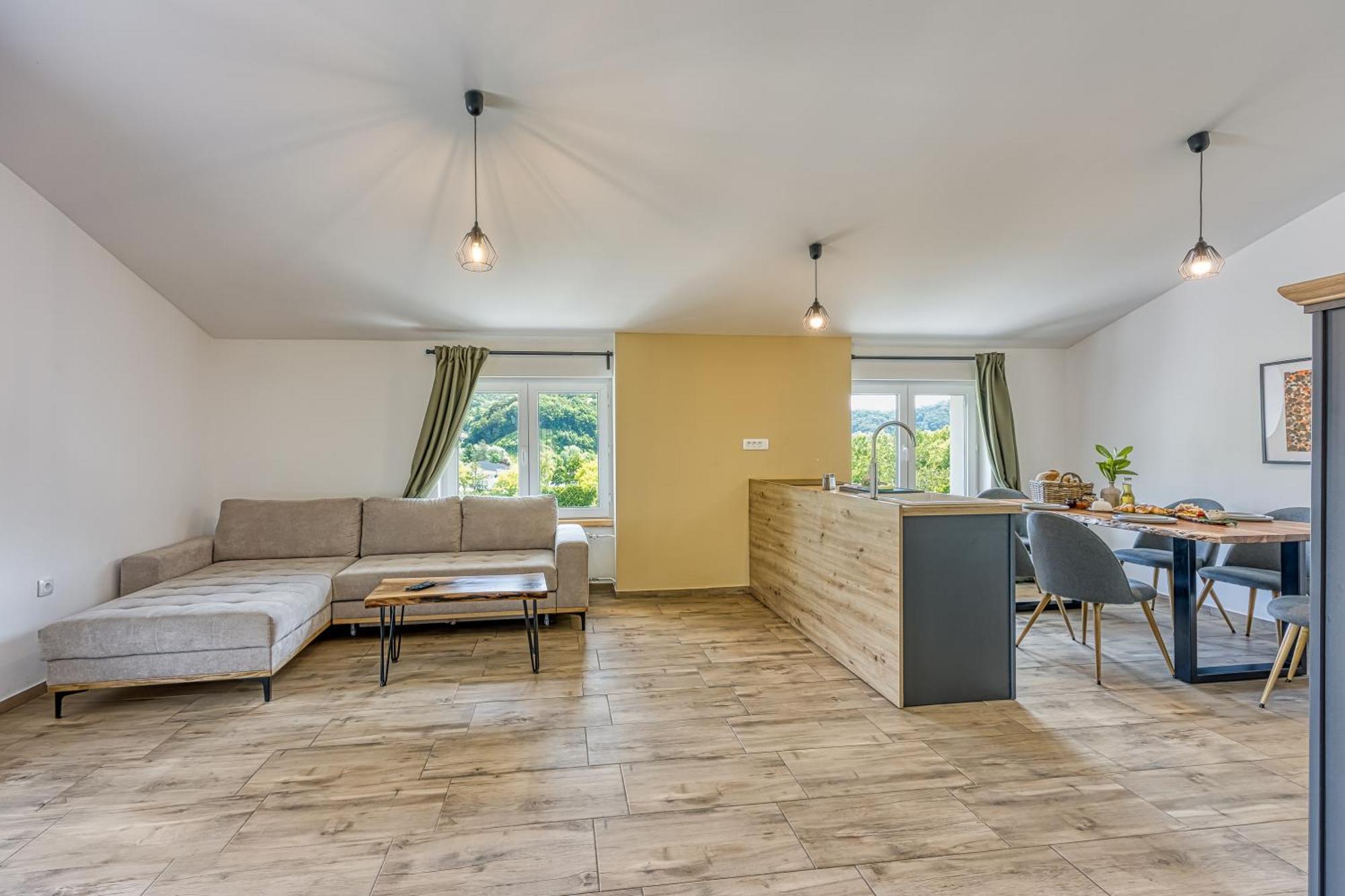 Vila Lisjak - Apartments ポドチェトルテク 部屋 写真