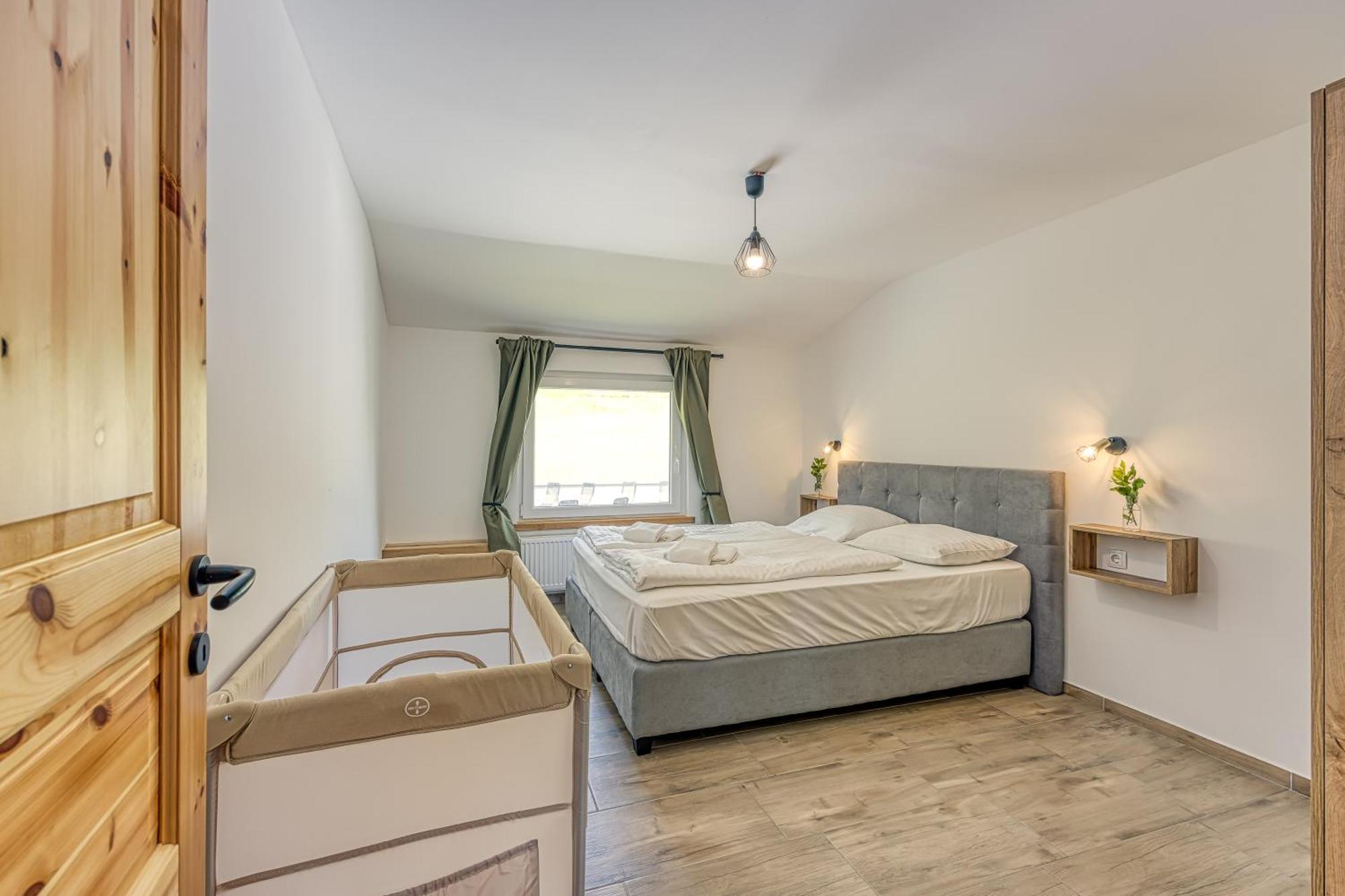 Vila Lisjak - Apartments ポドチェトルテク 部屋 写真